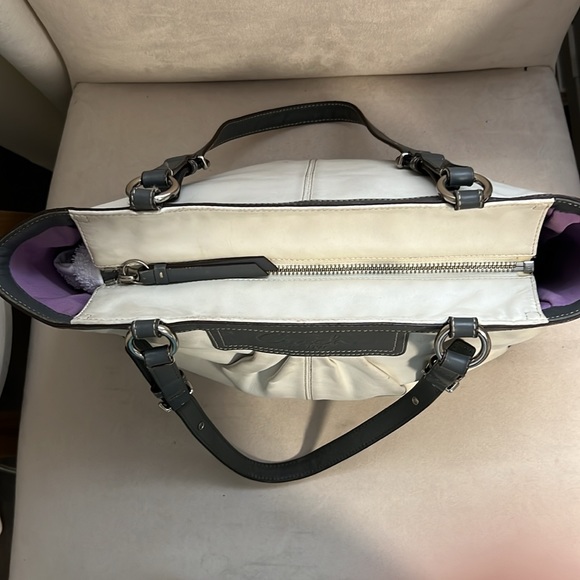 Coach cream/gray shoulder purse. - Picture 9 of 14